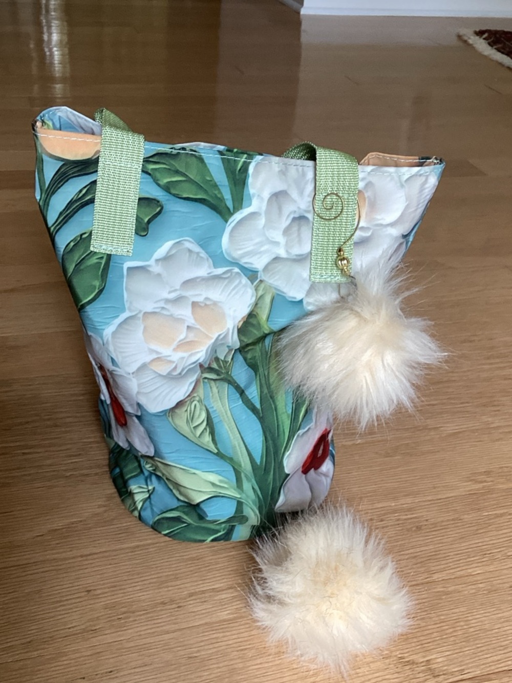 Source Unknown Cream Pom-Pom Accents